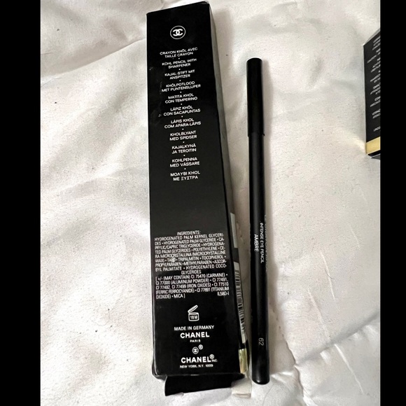 👑✅PRICE FIRM✅ AUTHENTIC Brand new CHANEL eye pencil and nail polish set - Picture 5 of 10